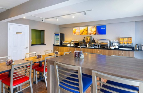 Alma Hotel | Comfort Inn Alma - Lac-Saint-Jean