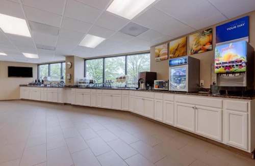 Franconia Hotel | Comfort Inn & Suites Alexandria West
