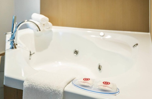 Barrie Hotel | Comfort Inn & Suites Barrie