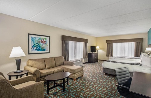 Fruitville Hotel | Comfort Inn & Suites Sarasota I75