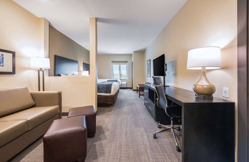 Marysville Hotel | Comfort Suites Marysville Columbus - Northwest