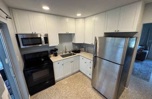 Bayou Oaks House | Comfortable 2BR Sarasota Home Near Downtown, Beaches & Museums