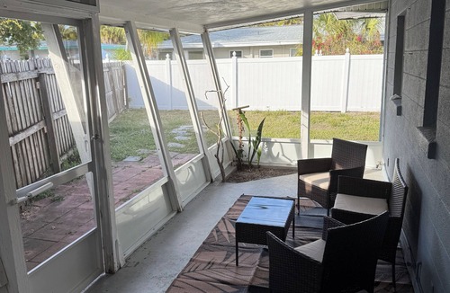 Bayou Oaks House | Comfortable 2BR Sarasota Home Near Downtown, Beaches & Museums
