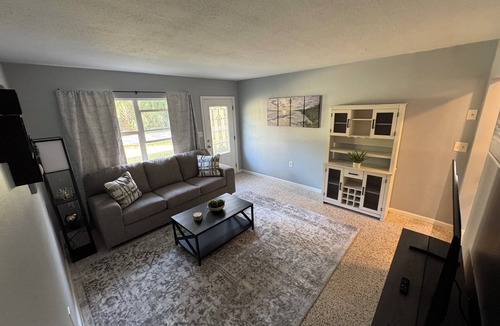 Bayou Oaks House | Comfortable 2BR Sarasota Home Near Downtown, Beaches & Museums