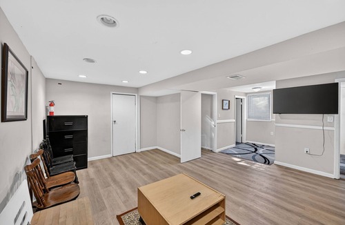New Carrollton Villa | Comfortable villa