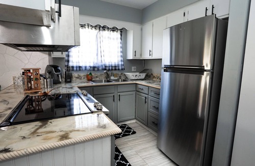 Summit Station House | Comfy Cozy 3-Bedroom Home 10-15 mins from Downtown!