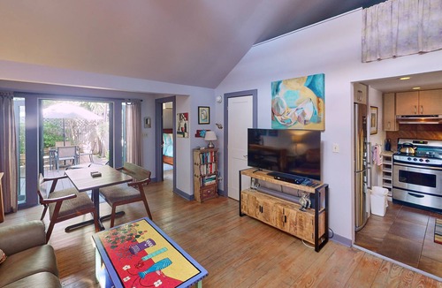 Downtown Cottage | Conch Cottage - Feels Like Home - 1BD/1Bath - Hot Tub