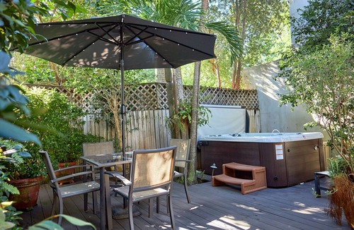 Downtown Cottage | Conch Cottage - Feels Like Home - 1BD/1Bath - Hot Tub