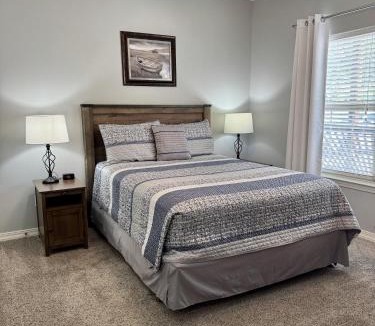 Hollister Apartment | Condo B-4 near Table Rock Lake