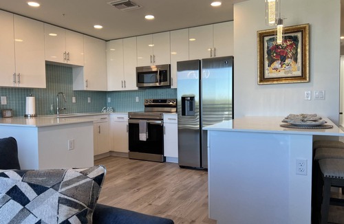North Trail Condo | Condo Cuteness with Stellar View ~ On The Water Perfectly Located