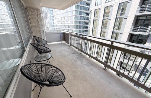 Crystal City Apartment | Contemporary Apt Near DC Gym, Metro & More!