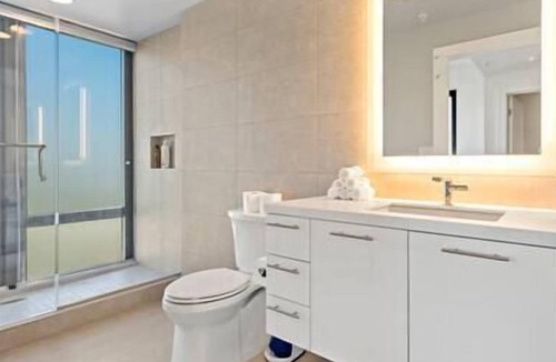 Shaw Bed & Breakfast | Contemporary | Downtown | Views | Luxury