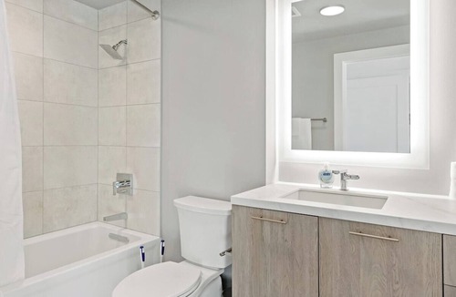 Shaw Bed & Breakfast | Contemporary | Downtown | Views | Luxury