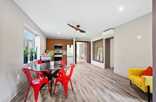 Stevenson Villa | Contemporary Luxury Villa in Convenient Baltimore County