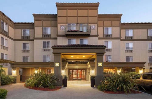 Downtown Hotel | Convenient Studio w/Fully Equipped Kitchen off San Tomas Expy