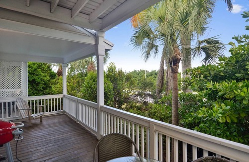 Key West Villa | Coral Villa by AvantStay | Close 2 DT Key West | Shared Pool & Patio!