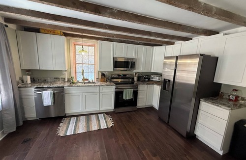 Cockeysville Cottage | Cosy Cottage Nestled In The Trees