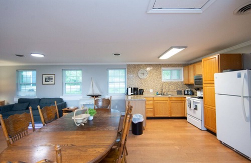 St. Michaels Cottage | Cottage #8 Herons Nest Lg 2 rooms Under Main House