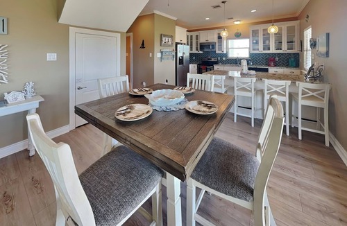 Indian Beach House | Cottage By The Sea | Pet Friendly, Covered Patio