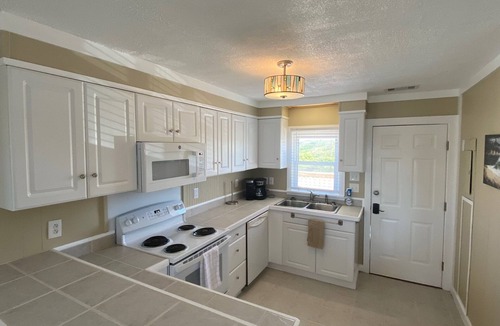 Kill Devil Hills Cottage | Cottage Close To Beach and abuts the Wright Brother Memorial