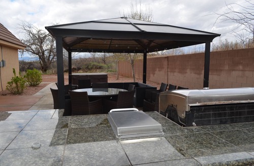 St. George House | Cottonwood Crossing Retreat 7 King Bedrooms, SLEEPS 36 PARKING GALORE