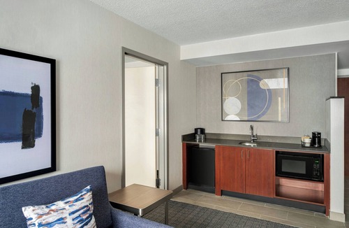 Lindenwald Hotel | Courtyard by Marriott Hamilton