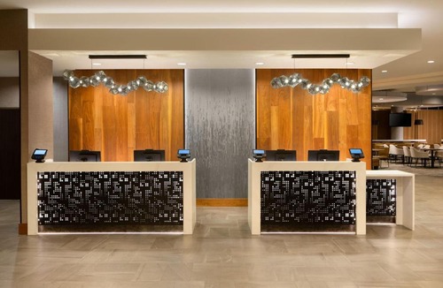Northwest Bellevue Hotel | Courtyard by Marriott Seattle Bellevue/Downtown