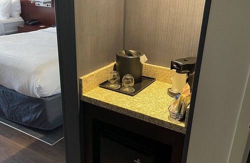 Norwood Hotel | Courtyard Cincinnati Midtown/Rookwood