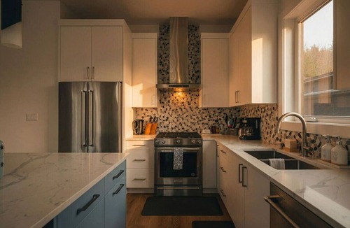 Youbou House | Cowichan Lake Haven | Beach | Hot Tub | Pets Ok