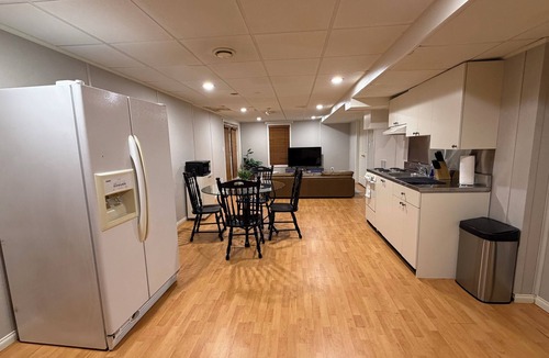 Aquia Harbour Apartment | Cozy 1-Bedroom 1bathroom with private entrance Basement Apt in Gated community