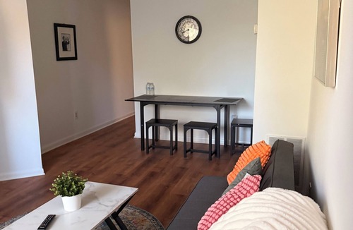 Kingman Park Apartment | Cozy 1-bedroom apartment in vibrant DC neighborhood walkable to popular H-street