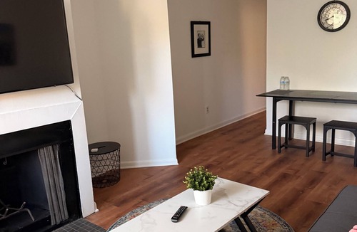 Kingman Park Apartment | Cozy 1-bedroom apartment in vibrant DC neighborhood walkable to popular H-street