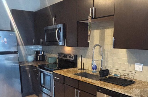 Merrifield Apartment | Cozy 1-bedroom apartment in beautiful Vienna with AC and gym access