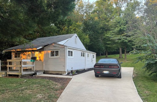 Mount Vernon Cottage | Cozy 1-bedroom cottage in peaceful Mount Vernon with AC