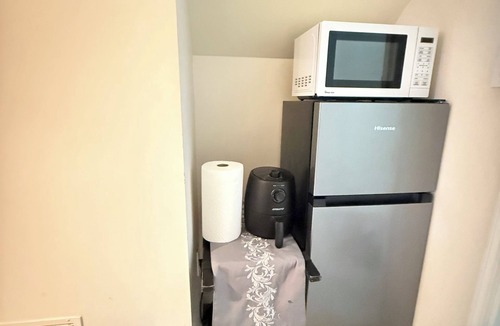Laurel Apartment | Cozy 1-bedroom studio in tranquil Laurel with AC