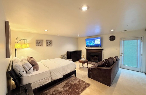 Laurel Apartment | Cozy 1-bedroom studio in tranquil Laurel with AC