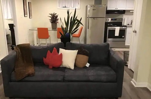 Randle Highlands Apartment | Cozy 1 bedroom suite with jet tub near US capitol!