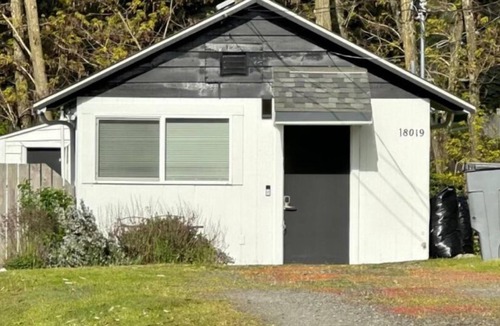 Kenmore Cottage | Cozy 1BR Cottage Near Lake, Trails & City Access
