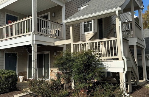 Savage-Guilford Apartment | Cozy 2-bedroom apartment in charming Laurel