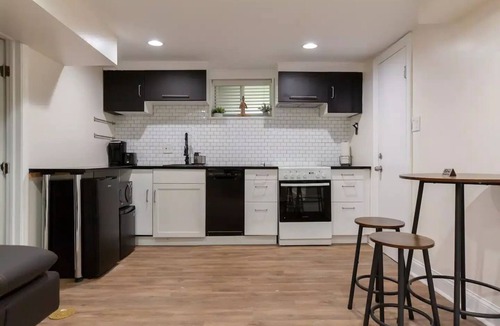 Langdon House | Cozy 2 bedroom at the heart of DC FREE Parking