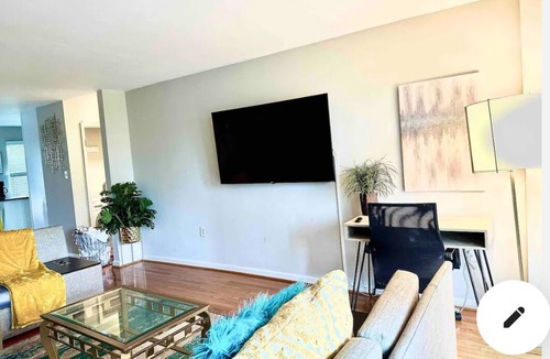 Aspen Hill Condo | Cozy 2-bedroom condo in quaint Aspen Hill with AC, WiFi