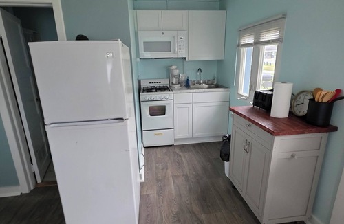 Ludington Cottage | Cozy 2-bedroom cottage in marvelous Ludington with AC