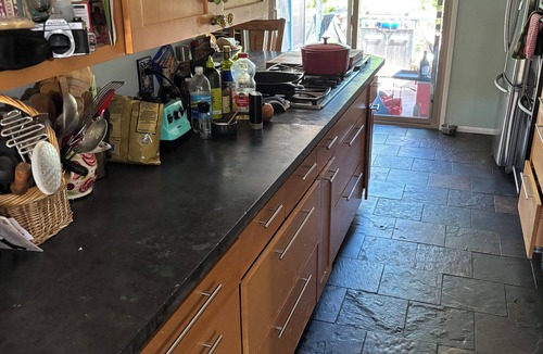 Seattle Metro Area House | Cozy 2-bedroom house in serene Seattle with AC