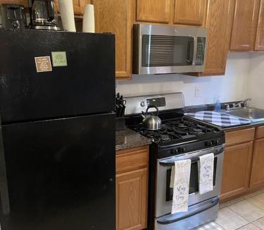 Fairlawn Apartment | Cozy 2 Bedroom, Minutes from Capitol Hill