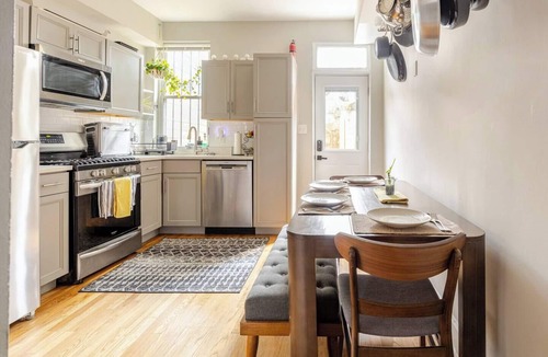 H Street Corridor House | Cozy 2-bedroom Townhome in Washington D.C with Sauna, Cold Plunge + Workout area