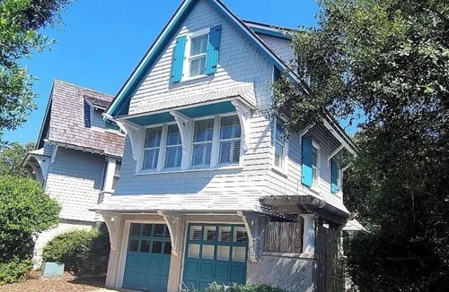 Bald Head Island Cottage | Cozy 2-bedroom cottage on Bald Head Island's East Beach.