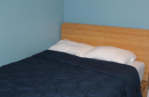 Nauck Apartment | Cozy 3 Bedroom Min to National Mall Great Location and Free Parking