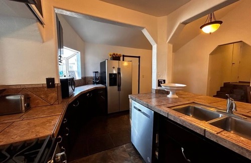Nice House | Cozy 4-bedroom house in pleasant Nice with AC, WiFi beautiful view of the lake
