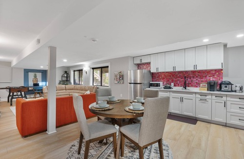 Wolf Trap Apartment | Cozy and Lux retreat near Tysons: King Bed, Games