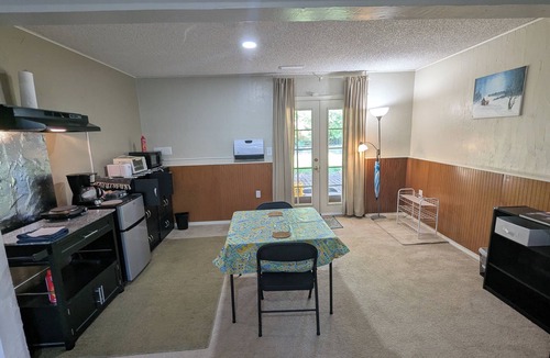 Inglewood-Finn Hill Apartment | Cozy and Private studio in charming Kirkland near the lake, parks and grocery